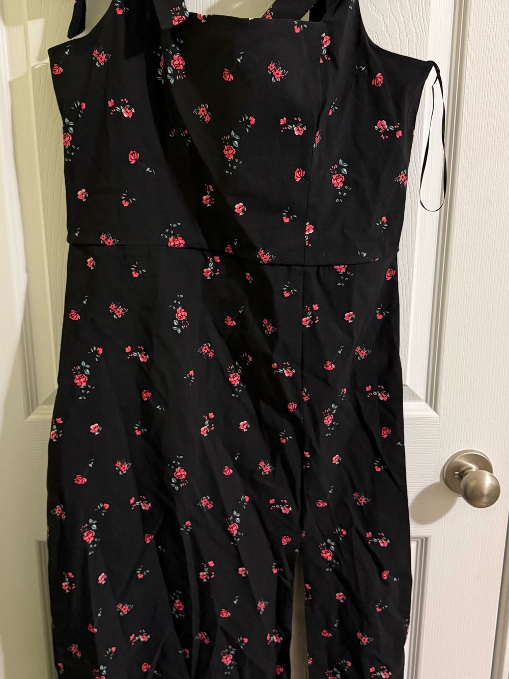 Francesca's Collections Black Midi Dress with Pink Rose Print